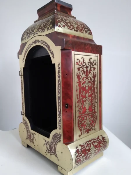 Kleine boulle klok na restauratie
